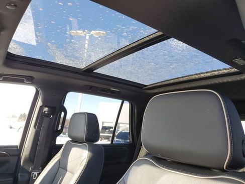 Used 2023 Chevrolet Tahoe Premier w/ Premium Package 2 image 7