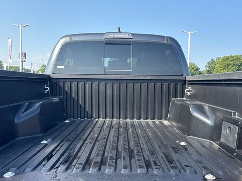 Used 2023 Toyota Tacoma TRD Off-Road w/ Advanced Technology Package AWD/4WD image 12