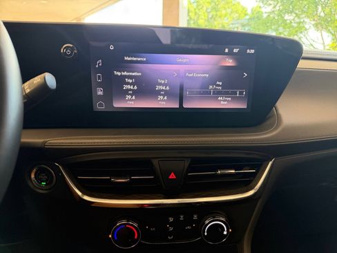 Used 2025 Buick Encore GX Preferred AWD/4WD image 16
