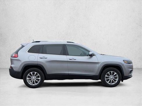 Used 2019 Jeep Cherokee Latitude w/ Popular Appearance Group image 4