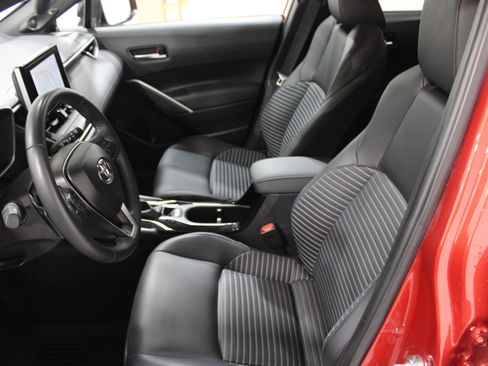 Used 2025 Toyota Corolla Cross AWD Hybrid w/ Convenience Package image 3