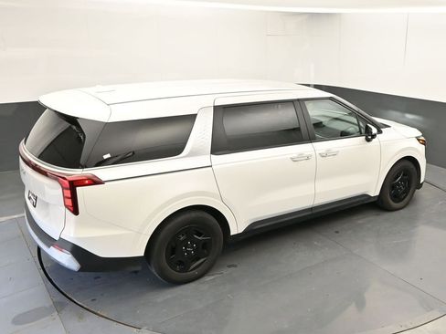 Used 2025 Kia Carnival FWD image 44