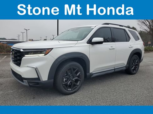 New 2025 Honda Pilot Touring image 3