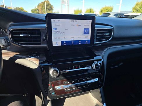 Used 2023 Ford Explorer Limited w/ Equipment Group 301A image 30