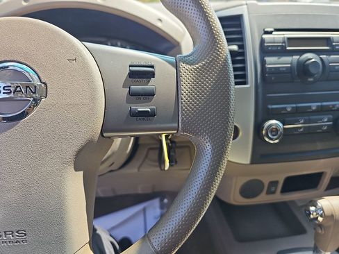 Used 2010 Nissan Frontier SE RWD image 22