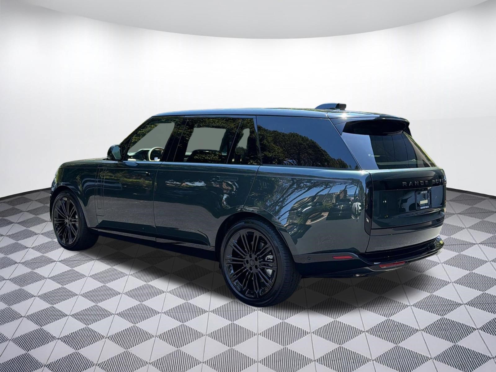New 2026 Land Rover Range Rover Long Wheelbase SE AWD/4WD image 3