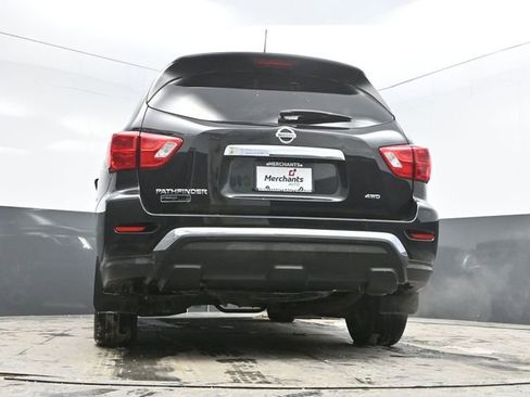 Used 2018 Nissan Pathfinder S image 34