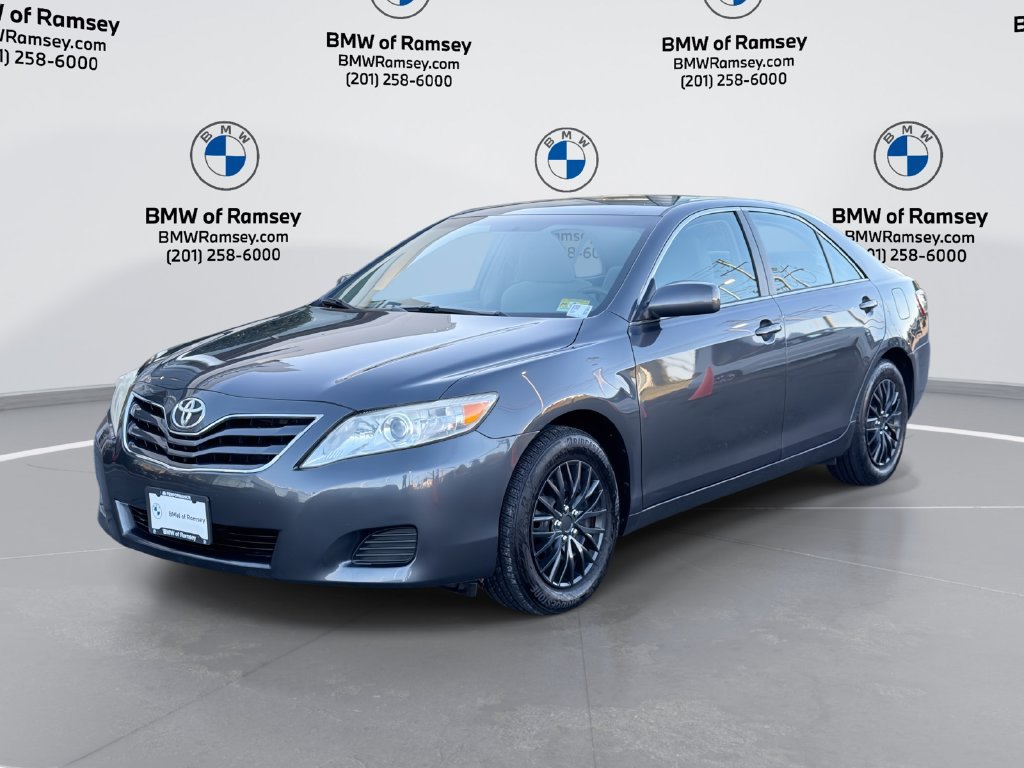 Used 2011 Toyota Camry LE FWD image 1