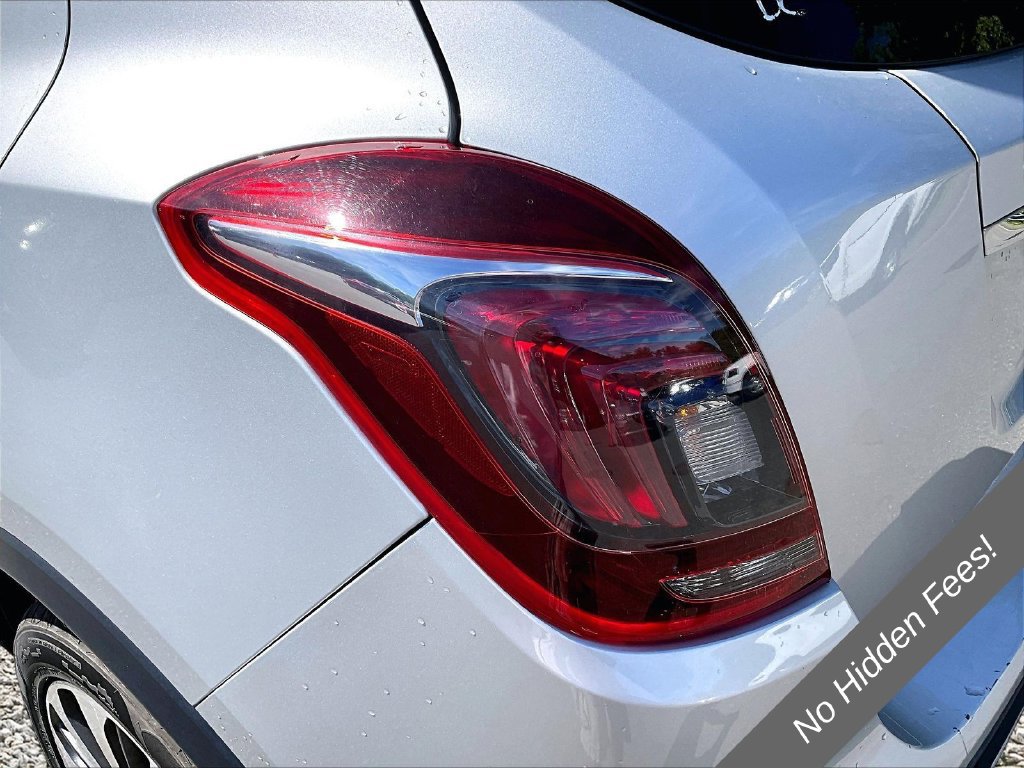 Used 2018 Buick Encore Essence FWD image 26