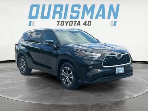 Used 2025 Toyota Highlander XLE AWD/4WD image 1