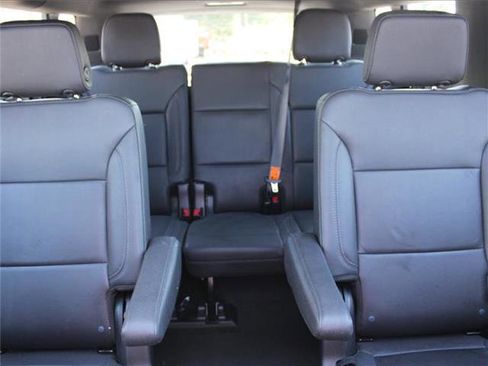 Used 2023 Chevrolet Suburban Z71 image 33