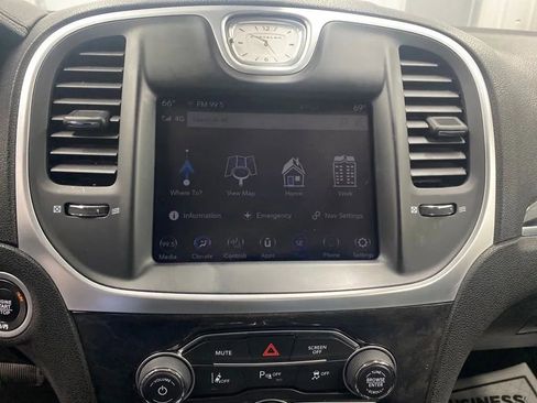 Used 2023 Chrysler 300 Touring L w/ Popular Equipment Group image 11