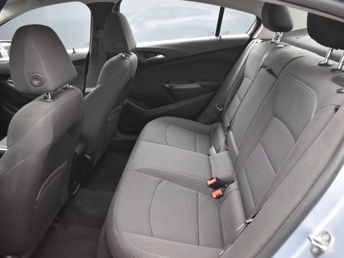 Used 2017 Chevrolet Cruze LT image 16
