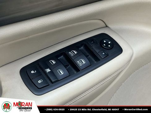 Used 2021 Jeep Grand Cherokee Laredo AWD/4WD image 16