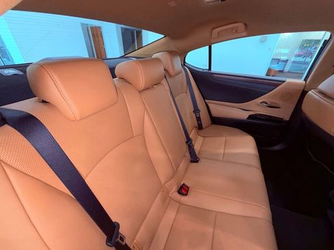 Certified 2024 Lexus ES 350 w/ Premium Package FWD image 15