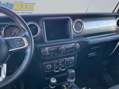 Used 2021 Jeep Wrangler Unlimited Sahara w/ Uconnect 4C Nav & Sound Group AWD/4WD image 15