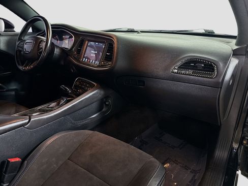 Used 2017 Dodge Challenger R/T Plus image 28