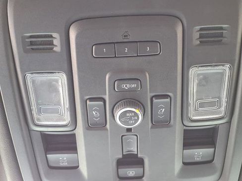 Used 2023 GMC Yukon Denali AWD/4WD image 18