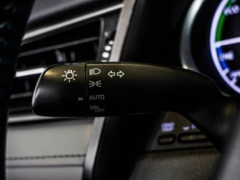 Used 2022 Toyota Camry XLE FWD image 25
