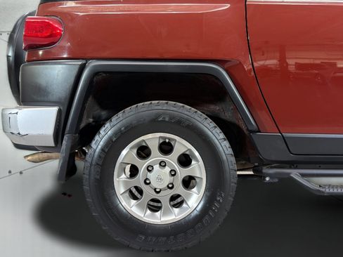 Used 2011 Toyota FJ Cruiser 2WD w/ Upgrade Pkg image 35