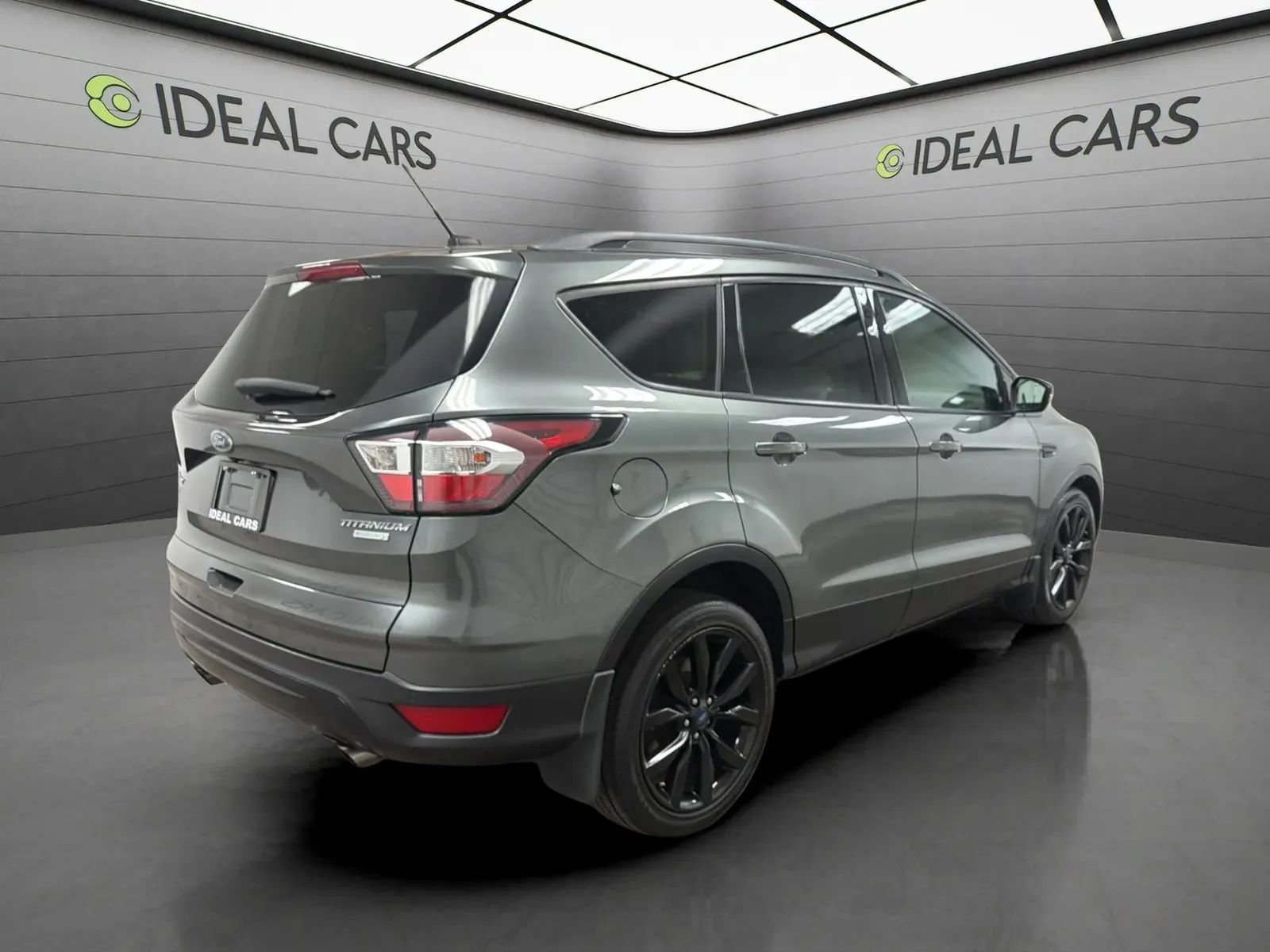 Used 2017 Ford Escape Titanium FWD image 5