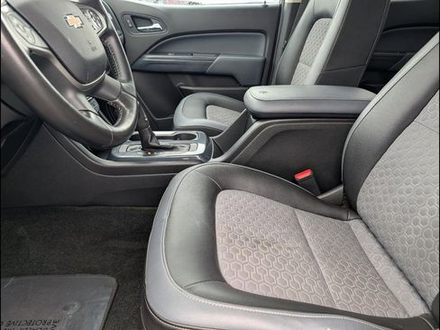 Used 2017 Chevrolet Colorado Z71 image 12