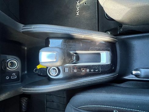 Used 2020 Nissan Kicks SV FWD image 20