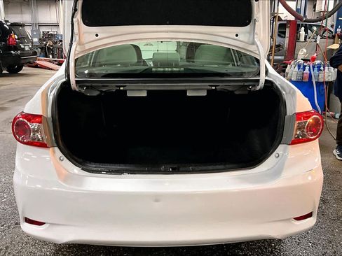 Used 2012 Toyota Corolla LE image 28