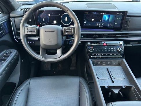 Used 2025 Hyundai Santa Fe Calligraphy w/ Tow & Go Package image 20
