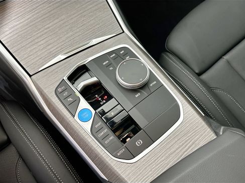 Used 2025 BMW i4 xDrive40i w/ Premium Package image 16