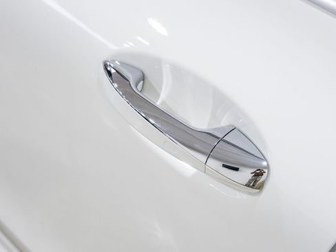 Used 2025 Mercedes-Benz CLA 250 4MATIC image 33