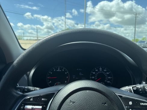 Used 2022 Kia Seltos LX image 12