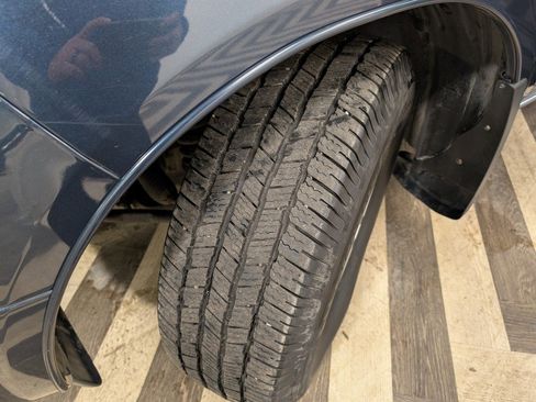 Used 2017 Nissan Frontier SV image 19