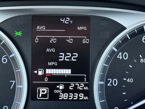 Used 2021 Nissan Kicks S image 16