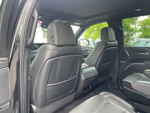 Used 2023 Cadillac Escalade ESV Premium Luxury AWD/4WD image 23