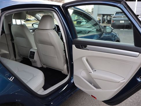 Used 2019 Volkswagen Passat 2.0T Wolfsburg image 28