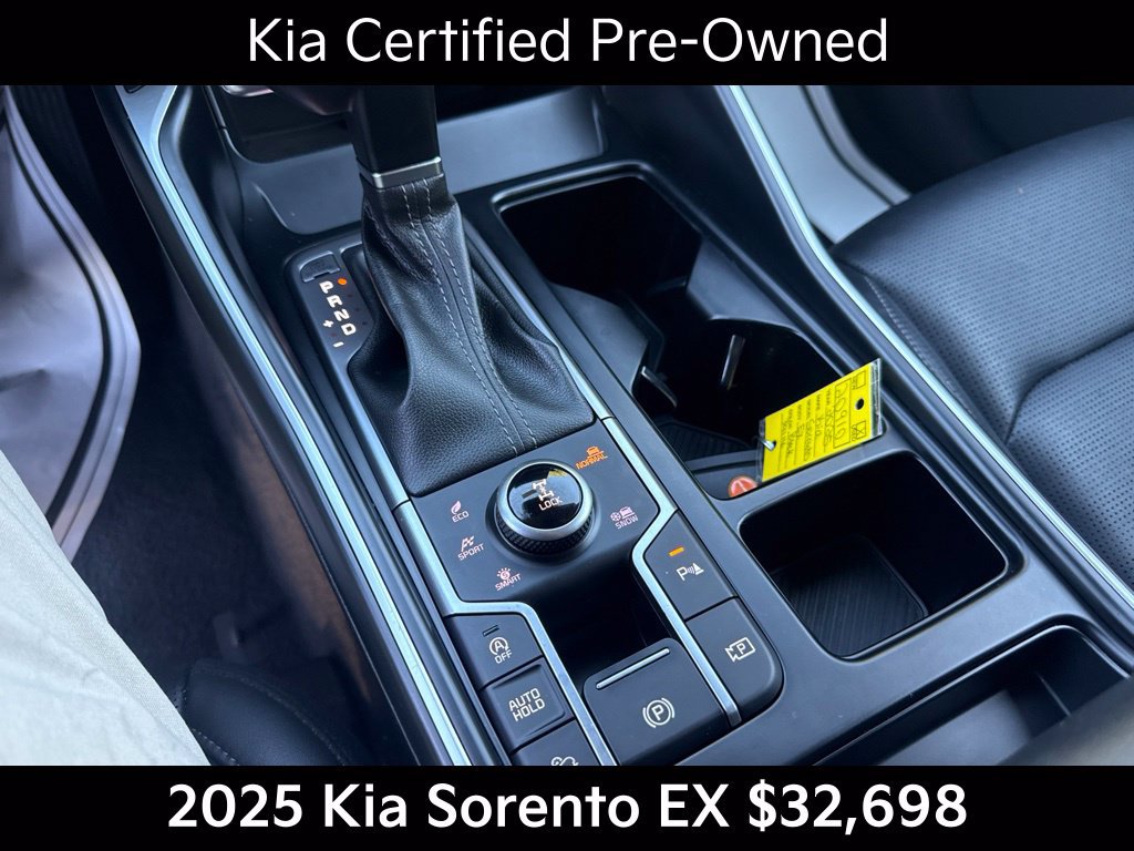 Certified 2025 Kia Sorento EX w/ Panoramic Sunroof Package AWD/4WD image 37