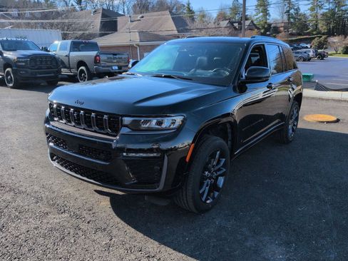 New 2026 Jeep Grand Cherokee Limited AWD/4WD image 4