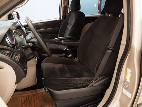 Used 2014 Dodge Grand Caravan American Value Package image 3