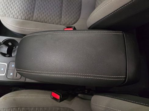 Used 2020 Ford Escape SE image 22