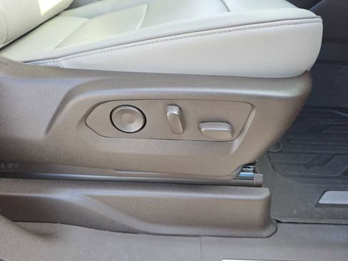 Used 2021 GMC Yukon XL SLT w/ SLT Premium Package image 39