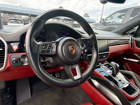Used 2019 Porsche Cayenne Turbo AWD/4WD image 12