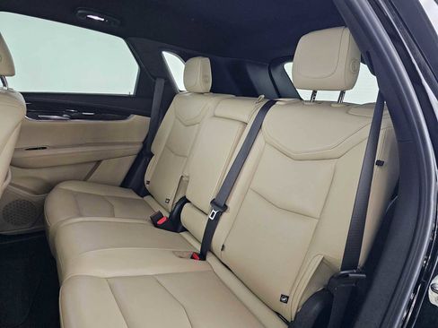 Used 2019 Cadillac XT5 FWD image 17