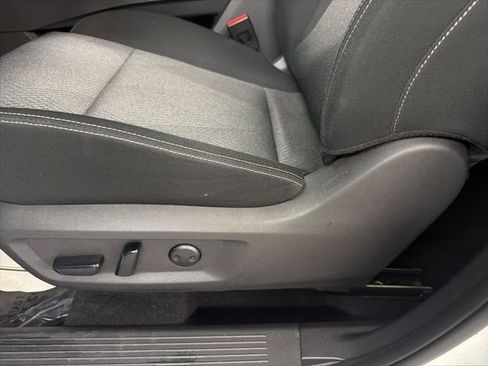 Used 2025 Nissan Rogue SV FWD image 10