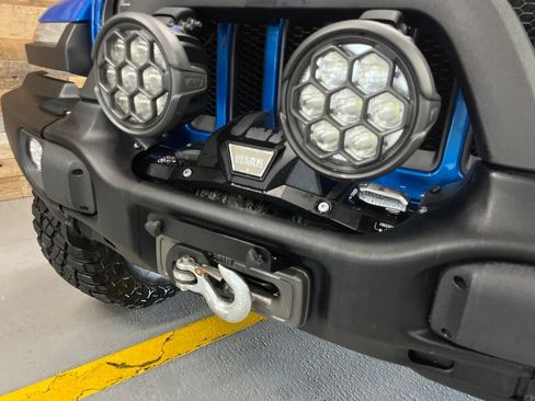 Used 2022 Jeep Wrangler Unlimited Rubicon w/ LED Lighting Group AWD/4WD image 9