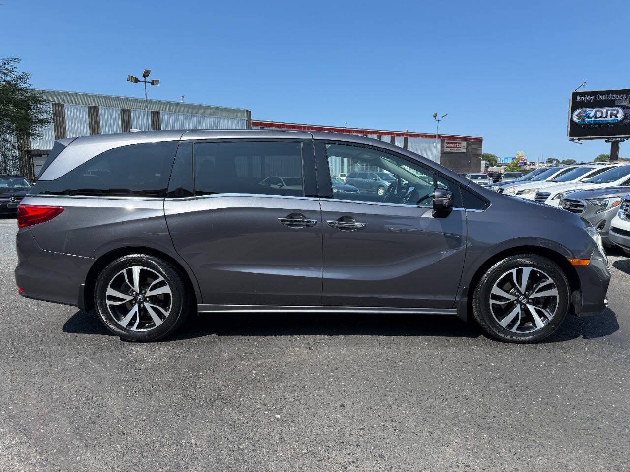 Used 2018 Honda Odyssey Elite image 4