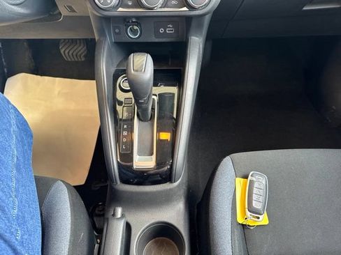 Used 2025 Nissan Versa SV FWD image 22