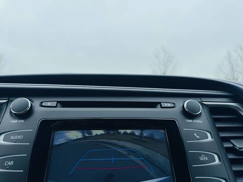 Used 2016 Toyota Highlander LE image 23