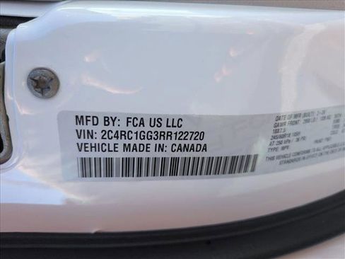 Used 2024 Chrysler Pacifica Limited image 27