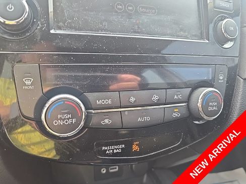 Used 2020 Nissan Rogue S FWD image 10